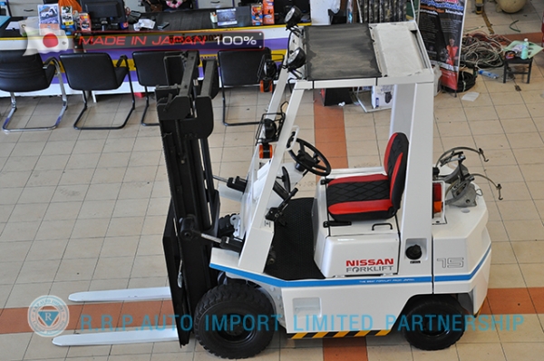 ขายรถโฟล์คลิฟท์มือสอง NISSAN รุ่น H01-001314 ราคา130,000 บาทนำเข้าจากประเทศญี่ปุ่น 100\% ไม่เคยใช้งานในประเทศไทย