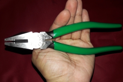 ขายคีมปากจิ้งจกTONE MADE IN JAPAN.ใหม่เก่าเก็บ