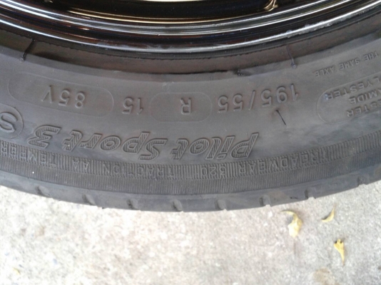 ขอบ15นิ้ว4รู100 พร้อมยาง ชุดนี้ ราคา 5800 บาท