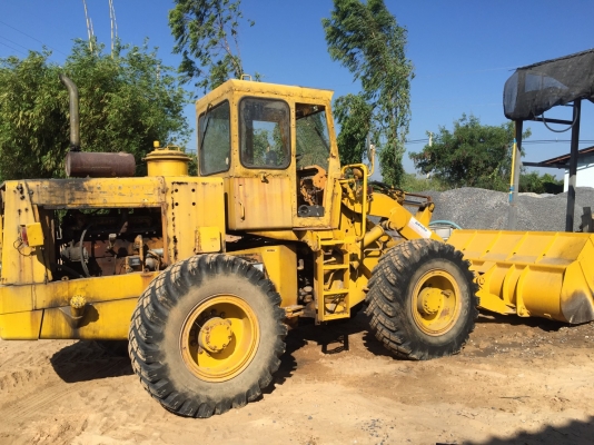 ขายรถตักล้อยางสภาพดี ราคา 450,000 บาท