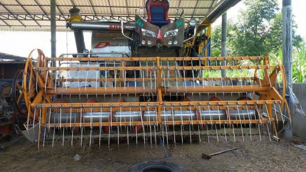 ขายรถเกี่ยวข้าว สภาพสวย ปี2015 เครื่อง260เทอร์โบ ช่วงล่างดี สภาพพร้อมใช้งาน ราคา950,000 สนใจโทร 090-8588220คุณนะ 093-3258446คุณบิว หรือเข้าดูสินค้าอื่นๆได้ที่ www.narong2truck.com หรือ www.truck.in.th/498 หรือเพจFacebook ณรงค์ ซื้อขายรถมือสอง (เว็บไซต์ส่ว ขายรถเกี่ยวข้าว สภาพสวย ปี2015 เครื่อง260เทอร์โบ ช่วงล่างดี สภาพพร้อมใช้งาน ราคา950,000 สนใจโทร 090-8588220คุณนะ 093-3258446คุณบิว หรือเข้าดูสินค้าอื่นๆได้ที่ www.narong2truck.com หรือ www.truck.in.th/498 หรือเพจFacebook ณรงค์ ซื้อขายรถมือสอง (เว็บไซต์ส่ว