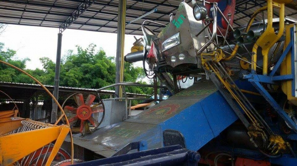 ขายรถเกี่ยวข้าว สภาพสวย ปี2015 เครื่อง260เทอร์โบ ช่วงล่างดี สภาพพร้อมใช้งาน ราคา950,000 สนใจโทร 090-8588220คุณนะ 093-3258446คุณบิว หรือเข้าดูสินค้าอื่นๆได้ที่ www.narong2truck.com หรือ www.truck.in.th/498 หรือเพจFacebook ณรงค์ ซื้อขายรถมือสอง (เว็บไซต์ส่ว ขายรถเกี่ยวข้าว สภาพสวย ปี2015 เครื่อง260เทอร์โบ ช่วงล่างดี สภาพพร้อมใช้งาน ราคา950,000 สนใจโทร 090-8588220คุณนะ 093-3258446คุณบิว หรือเข้าดูสินค้าอื่นๆได้ที่ www.narong2truck.com หรือ www.truck.in.th/498 หรือเพจFacebook ณรงค์ ซื้อขายรถมือสอง (เว็บไซต์ส่ว