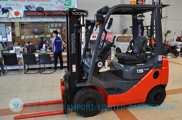 ขายรถโฟล์คลิฟท์มือสอง TOYOTA รุ่น 8FG15-32677 นำเข้าจากประเทศญี่ปุ่น 100\% ไม่เคยใช้งานในไทย
