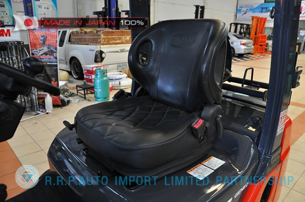 ขายรถโฟล์คลิฟท์มือสอง TOYOTA รุ่น 8FG15-32677 นำเข้าจากประเทศญี่ปุ่น 100\% ไม่เคยใช้งานในไทย