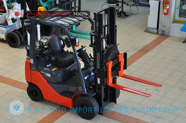 ขายรถโฟล์คลิฟท์มือสอง TOYOTA รุ่น 8FG15-32677 นำเข้าจากประเทศญี่ปุ่น 100\% ไม่เคยใช้งานในไทย