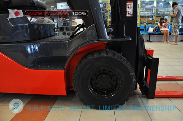 ขายรถโฟล์คลิฟท์มือสอง TOYOTA รุ่น 8FG15-32677 นำเข้าจากประเทศญี่ปุ่น 100\% ไม่เคยใช้งานในไทย