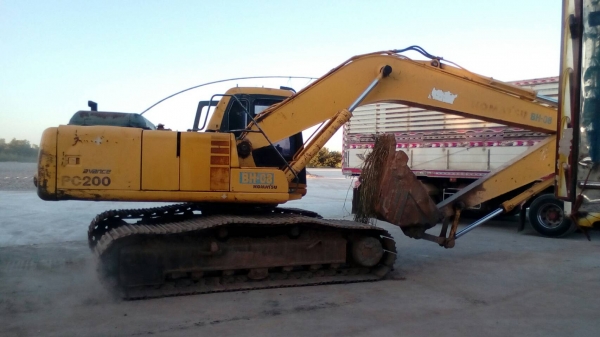 ขออนุญาติขาย PC200-6 เครื่องขมิ้น เอกสารเล่มไฟฟ้าตัด พร้อมใช้งานราคา780000  สนใจติดต่อ0853224877-0988930465