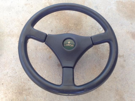 พวงมาลัย momo คอ isuzu japan ใส่ตรงรุ่น tfr cameo dragon   ขาย2500บาท