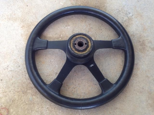 ขายวงพวงมาลัย daihutsu japan 2000 บาท