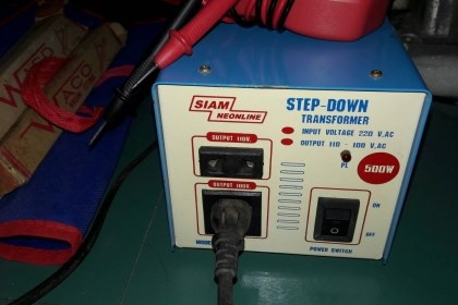 ขายหม้อแปลงไฟฟ้า220V เป็นไฟออก100-110V  มือสองสวยๆ