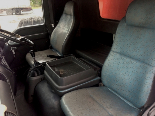 ขาย 6 ล้อตู้ ISUZU *Euro2* ISUZU DECA FTR 200 แรงม้า ปี 48 ยาว 7.20 เมตร สภาพสวยพร้อมใช้งาน หัวเดิม ภายในสวย เจ้าของขายเอง สามารถดูรถได้ที่ฉะเชิงเทรา (แปดริ้ว)สนใจติดต่อ K.หนึ่ง 099-0056656