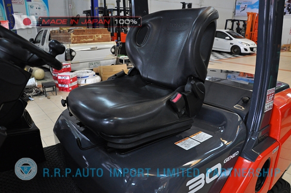 ขายรถโฟล์คลิฟท์มือสอง TOYOTA รุ่น 8FDJ30-14229 นำเข้าจากประเทศญี่ปุ่น 100\% ไม่เคยใช้งานในไทย