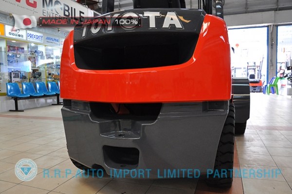 ขายรถโฟล์คลิฟท์มือสอง TOYOTA รุ่น 8FDJ30-14229 นำเข้าจากประเทศญี่ปุ่น 100\% ไม่เคยใช้งานในไทย