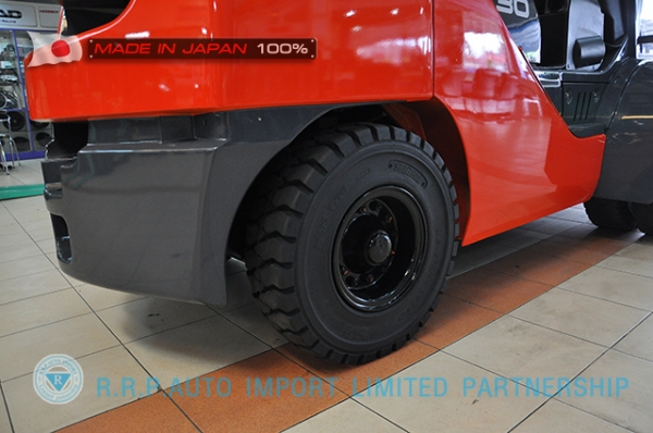 ขายรถโฟล์คลิฟท์มือสอง TOYOTA รุ่น 8FDJ30-14229 นำเข้าจากประเทศญี่ปุ่น 100\% ไม่เคยใช้งานในไทย