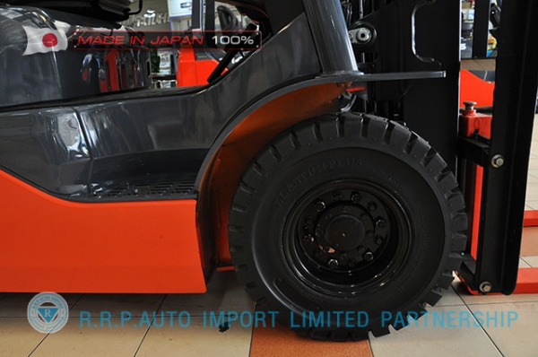 ขายรถโฟล์คลิฟท์มือสอง TOYOTA รุ่น 8FG15-32094 นำเข้าจากประเทศญี่ปุ่น 100\% ไม่เคยใช้งานในไทย