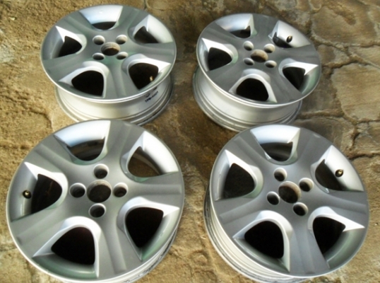 แม็กเก๋งขอบ15 เอนไกแท้ 4รู100 (4วง3,500)