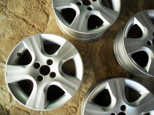 แม็กเก๋งขอบ15 เอนไกแท้ 4รู100 (4วง3,500)