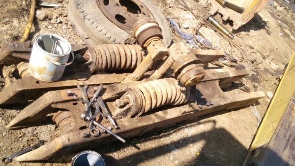 ขายชิ้นส่วนอะไหล่รถแทรกเตอร์  CAT-D-3 ตัดขายเป็นอะไหล่ ขายไม่แพงครับ