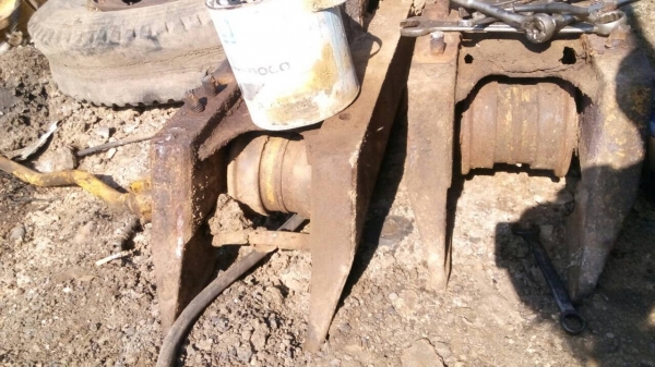 ขายชิ้นส่วนอะไหล่รถแทรกเตอร์  CAT-D-3 ตัดขายเป็นอะไหล่ ขายไม่แพงครับ