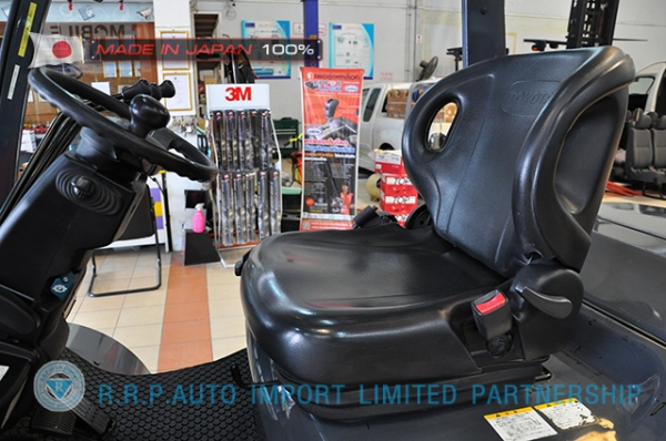 ขายรถโฟล์คลิฟท์มือสอง TOYOTA รุ่น 8FD30-31911 นำเข้าจากประเทศญี่ปุ่น 100\% ไม่เคยใช้งานในไทย