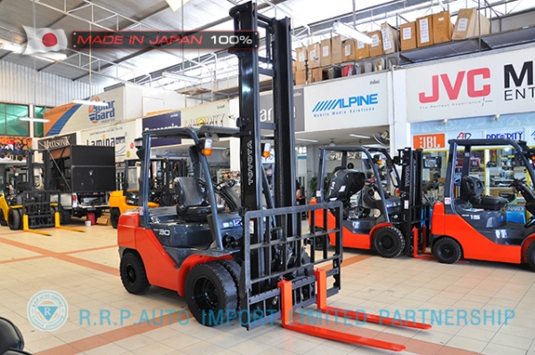 ขายรถโฟล์คลิฟท์มือสอง TOYOTA รุ่น 8FD30-31911 นำเข้าจากประเทศญี่ปุ่น 100\% ไม่เคยใช้งานในไทย