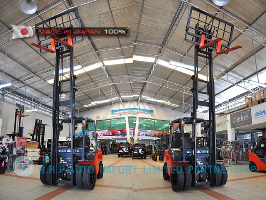 ขายรถโฟล์คลิฟท์มือสอง TOYOTA รุ่น 8FD30-31911 นำเข้าจากประเทศญี่ปุ่น 100\% ไม่เคยใช้งานในไทย