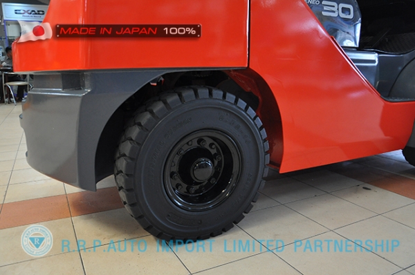 ขายรถโฟล์คลิฟท์มือสอง TOYOTA รุ่น 8FD30-31911 นำเข้าจากประเทศญี่ปุ่น 100\% ไม่เคยใช้งานในไทย