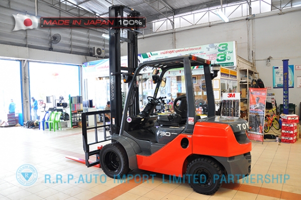 ขายรถโฟล์คลิฟท์มือสอง TOYOTA รุ่น 8FD30-31911 นำเข้าจากประเทศญี่ปุ่น 100\% ไม่เคยใช้งานในไทย