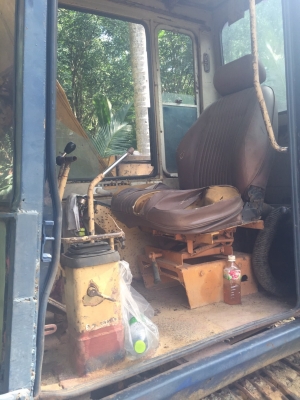 ขายแบคโฮ KOMATSU PC120-3 มีแอร์ พร้อมใช้งาน สนใจโทร 081-970-1072
