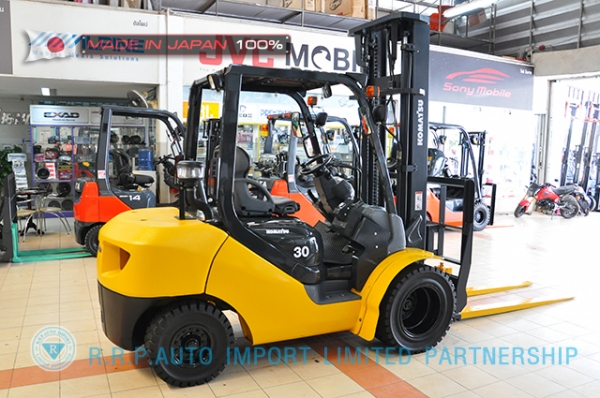 ขายรถโฟล์คลิฟท์มือสอง KOMATSU รุ่น FD30HT-16-709232 นำเข้าจากประเทศญี่ปุ่น 100\% ไม่เคยใช้งานในไทย