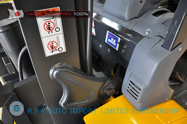 ขายรถโฟล์คลิฟท์มือสอง KOMATSU รุ่น FD30HT-16-709232 นำเข้าจากประเทศญี่ปุ่น 100\% ไม่เคยใช้งานในไทย