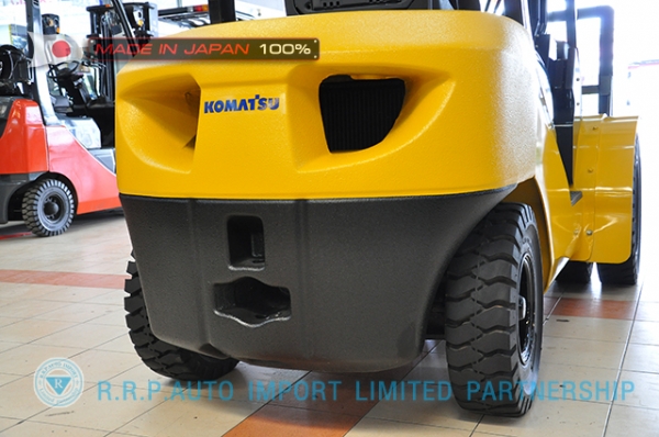 ขายรถโฟล์คลิฟท์มือสอง KOMATSU รุ่น FD30HT-16-709232 นำเข้าจากประเทศญี่ปุ่น 100\% ไม่เคยใช้งานในไทย