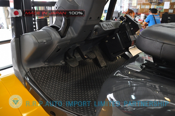 ขายรถโฟล์คลิฟท์มือสอง KOMATSU รุ่น FD30HT-16-709232 นำเข้าจากประเทศญี่ปุ่น 100\% ไม่เคยใช้งานในไทย