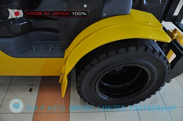 ขายรถโฟล์คลิฟท์มือสอง KOMATSU รุ่น FD30HT-16-709232 นำเข้าจากประเทศญี่ปุ่น 100\% ไม่เคยใช้งานในไทย