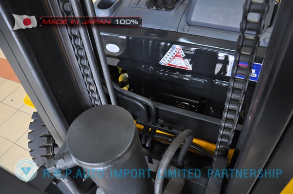 ขายรถโฟล์คลิฟท์มือสอง KOMATSU รุ่น FD30HT-16-709232 นำเข้าจากประเทศญี่ปุ่น 100\% ไม่เคยใช้งานในไทย