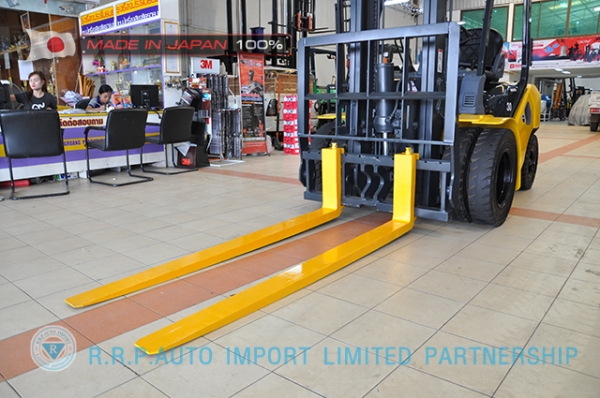 ขายรถโฟล์คลิฟท์มือสอง KOMATSU รุ่น FD30HT-16-709232 นำเข้าจากประเทศญี่ปุ่น 100\% ไม่เคยใช้งานในไทย