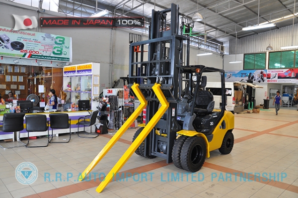 ขายรถโฟล์คลิฟท์มือสอง KOMATSU รุ่น FD30HT-16-709232 นำเข้าจากประเทศญี่ปุ่น 100\% ไม่เคยใช้งานในไทย