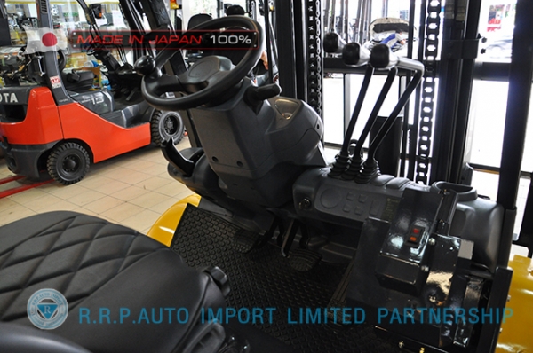 ขายรถโฟล์คลิฟท์มือสอง KOMATSU รุ่น FD30HT-16-709232 นำเข้าจากประเทศญี่ปุ่น 100\% ไม่เคยใช้งานในไทย