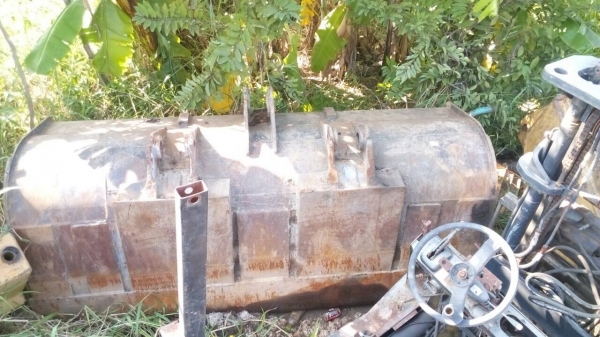 ขายบุ้งกี้รถตักล้อยาง CAT-950-F สภาพสวยทรงเดิม ไม่ผุปาก ไม่ต้องเปลี่ยน สนใจรีบนะครับเหลือใบเดียว ขายไม่แพงครับ