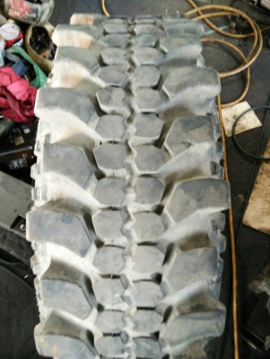 ขายยางตะขาบ