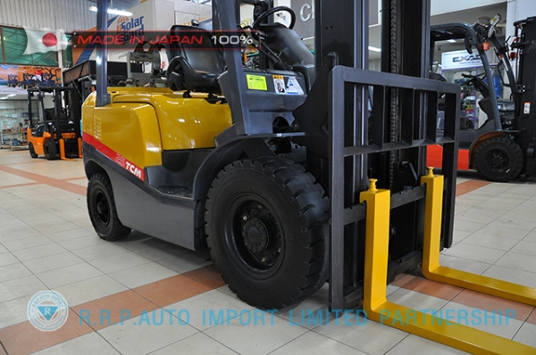 ขายรถโฟล์คลิฟท์มือสอง TCM รุ่น FHG25T3-2E500188 นำเข้าจากประเทศญี่ปุ่น 100\% ไม่เคยใช้งานในประเทศไทย