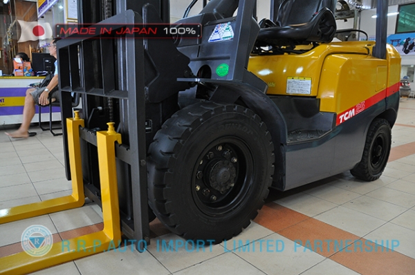 ขายรถโฟล์คลิฟท์มือสอง TCM รุ่น FHG25T3-2E500188 นำเข้าจากประเทศญี่ปุ่น 100\% ไม่เคยใช้งานในประเทศไทย
