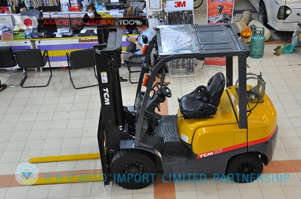 ขายรถโฟล์คลิฟท์มือสอง TCM รุ่น FHG25T3-2E500188 นำเข้าจากประเทศญี่ปุ่น 100\% ไม่เคยใช้งานในประเทศไทย