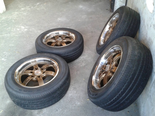 ขอบ17นิ้ว6รู พร้อมยาง ชุดนี้ ราคา 7700 บาท