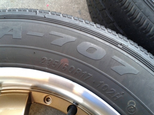 ขอบ17นิ้ว6รู พร้อมยาง ชุดนี้ ราคา 7700 บาท