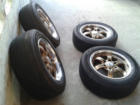 ขอบ17นิ้ว6รู พร้อมยาง ชุดนี้ ราคา 7700 บาท