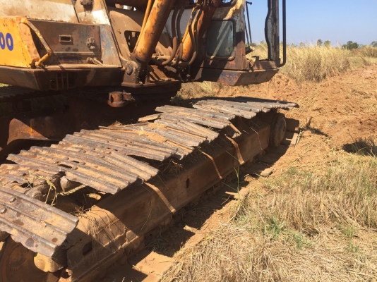 ขายแมคโคร KOMATSU 200-3 คอนโทรนสั้น ขายแมคโคร KOMATSU 200-3 คอนโทรนสั้น