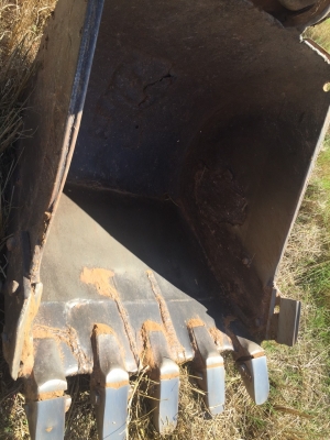 ขายแมคโคร KOMATSU 200-3 คอนโทรนสั้น ขายแมคโคร KOMATSU 200-3 คอนโทรนสั้น