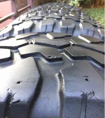 ยาง Mud Maxxis 265 75 16 กลางปี11 พร้อมใช้งาน ราคาไม่แพง