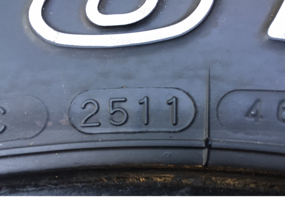 ยาง Mud Maxxis 265 75 16 กลางปี11 พร้อมใช้งาน ราคาไม่แพง